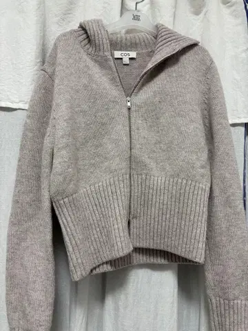 COS 그레이 집업 후드 니트