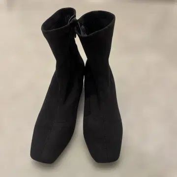 [ 새상품급 ] GU 울트라 스트레치 힐 부츠 블랙