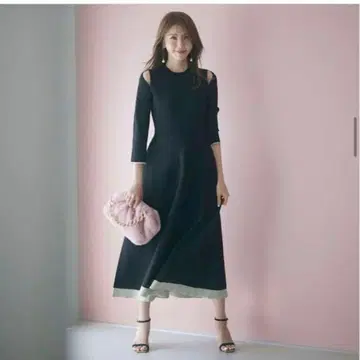 JUSGLITTY [ 미카 씨 콜라보 ] 숄더 슬릿 레이디 원피스 블랙