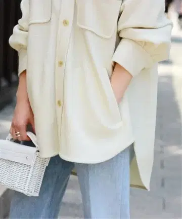 6 아이보리 플리스 버튼 셔츠