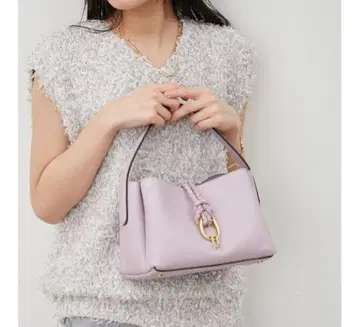 Mila Owen 미라 오웬 메탈 모티브 원 핸들 백