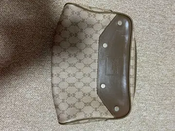 모노그램 패턴 클러치백