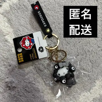 오사카 만박 미야쿠미야쿠 코스프레 흑백 키링 산리오 헬로키티 블랙