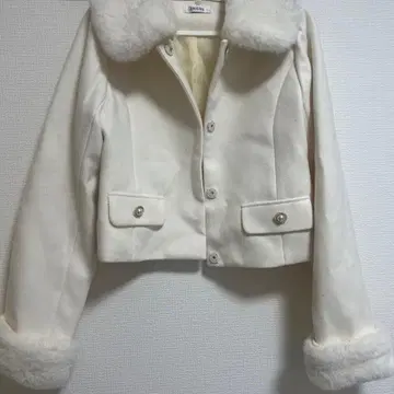 화이트 퍼 자켓