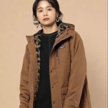 후드 부착 자켓 베이지 브라운