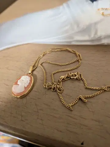 카메오 디자인 목걸이