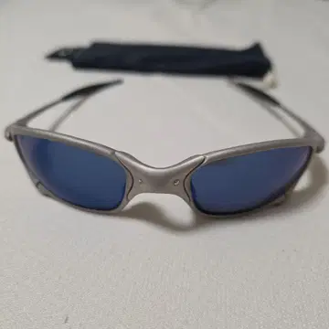 Oakley 줄리엣 이치로 모델