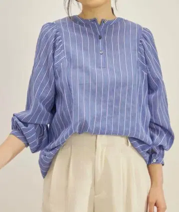 쉽스 전후 2WAY 시어 스트라이프 블라우스