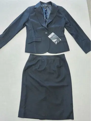 다크 그레이 비즈니스 스커트 수트