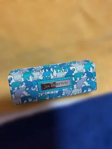 짐 톰슨 립 케이스