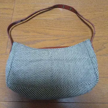 UNITED COLORS OF BENETTON 스트라이프 패턴 핸드백