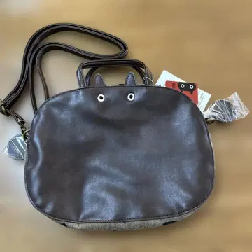 미사용 새상품 ATSUKO MATA 눈이 마주친 숄더백 브라운