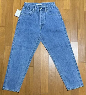 새상품 HATSKI 루즈 테이퍼드 데님