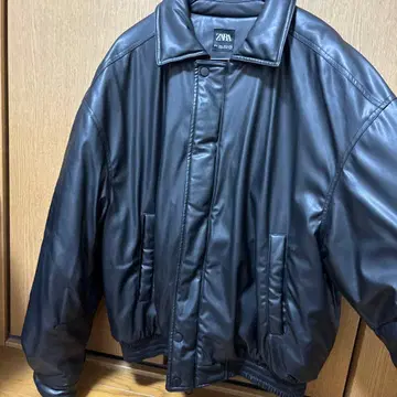 ZARA 블랙 가죽 자켓 M 사이즈