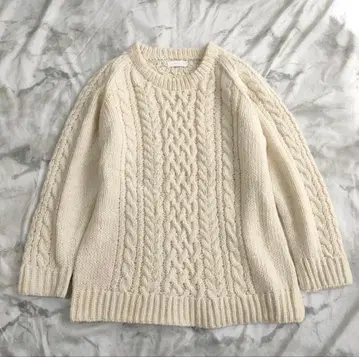 새상품급 카구레 kagure 페루 아란 패턴 크루넥 니트 아이보리