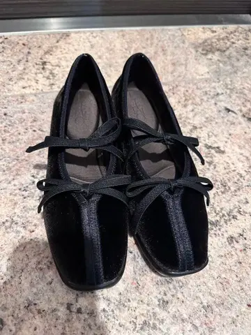 Le Talon 리본 포함 블랙 발레 슈즈