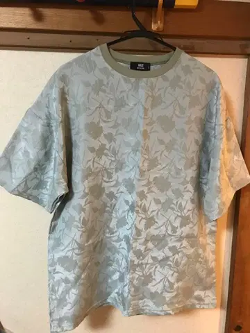 HARE 꽃무늬 T셔츠 S 사이즈