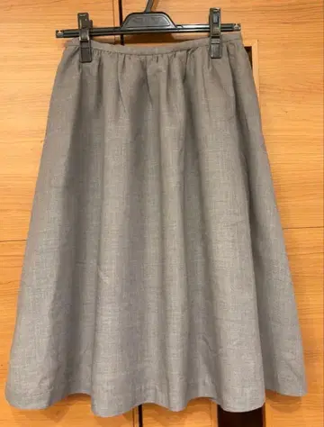 그레이 플레어 스커트 무릎 기장