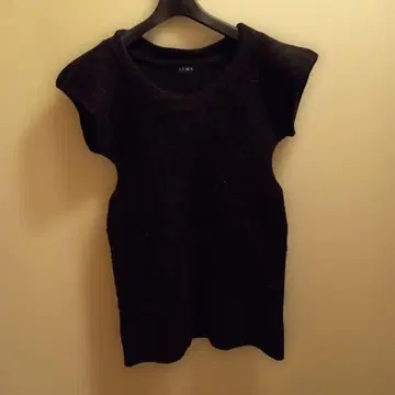 IENA 블랙 슬리브리스 니트