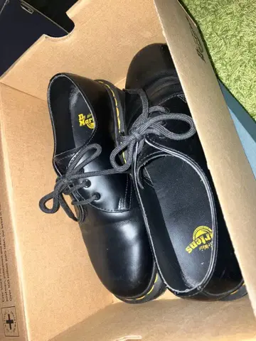 닥터 마틴 블랙 레이스업 슈즈