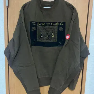 C.E 그래픽 프린트 맨투맨 0290131 CREW NECK