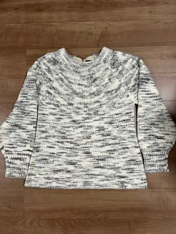 Kastane 백 오픈 멜란지 니트