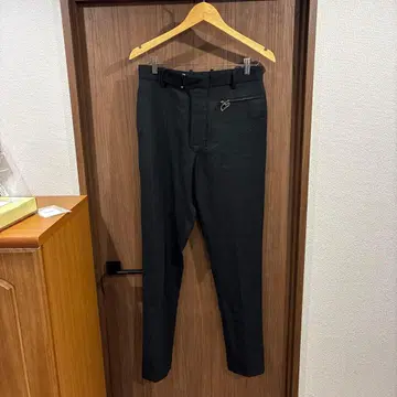 CMMN SWDN 블랙 슬랙스