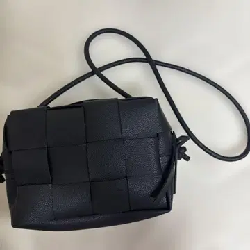 센스 오브 플레이스 어반 리서치 메쉬 편직 숄더백