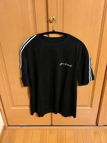 ARMANI EXCHANGE 아르마니 익스체인지 블랙 티셔츠