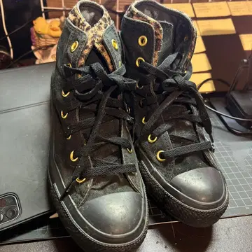 레오파드 무늬 옷깃 블랙 캔버스 스니커즈 24.5cm