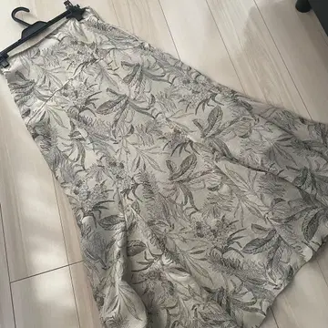 프레이 아이디 꽃무늬 플레어 롱 스커트