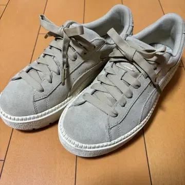 PUMA 스웨이드 베이지 스니커즈 통굽