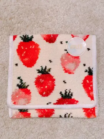 페이러 스트로베리 도트 손수건 파우치