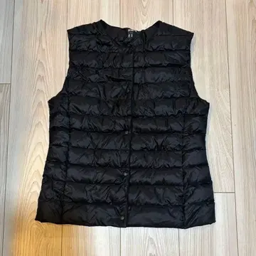 UNIQLO 울트라 라이트 다운 베스트 M 사이즈