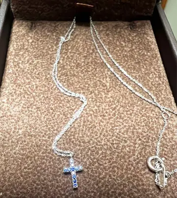 십자가 목걸이 파란색 스톤 k10