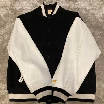 LEVIS 블랙 화이트 바시티 자켓 L 사이즈