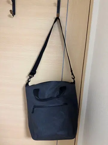 무인양품 다크 그레이 토트백