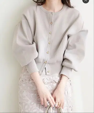 동글 금장 버튼 가디건 그레이쉬 베이지 집에서 세탁 가능 내추럴 꾸뛰르