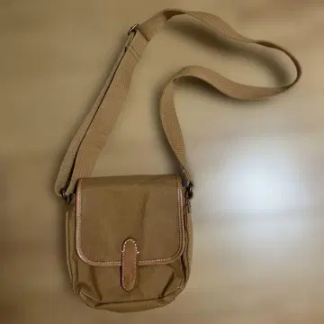 베이지 캔버스 숄더백