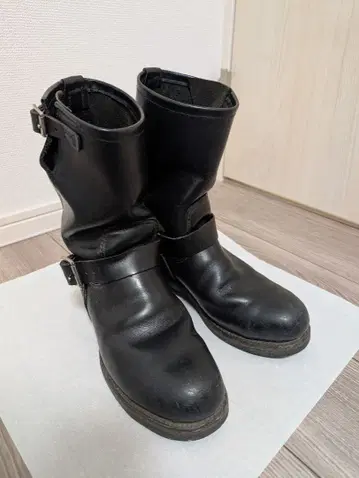 레드윙 엔지니어 부츠 블랙