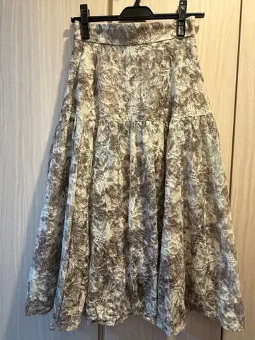 저스길리티 플레어 스커트