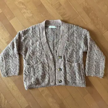 베이지 케이블 니트 가디건
