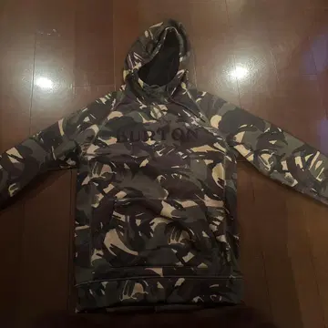 BURTON 카모 패턴 후드티