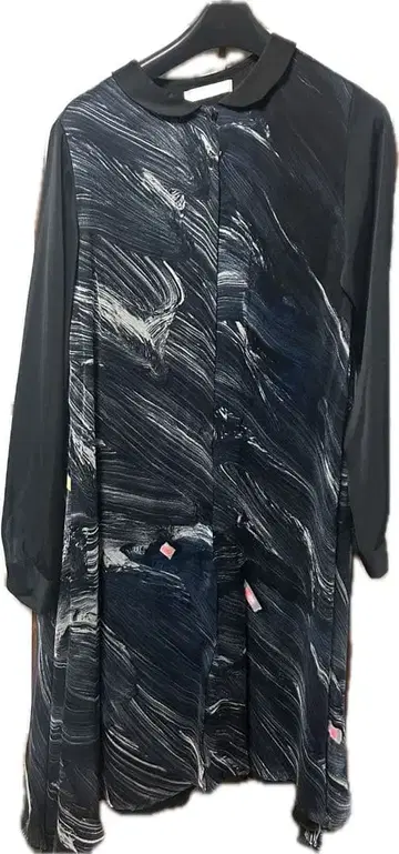 쁘띠 로브 느와르 원피스