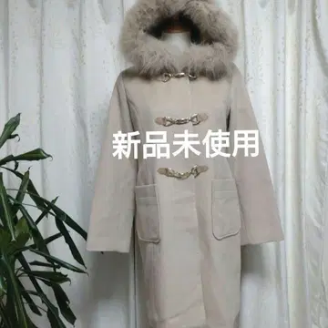 퍼 달린 베이지 더플 코트