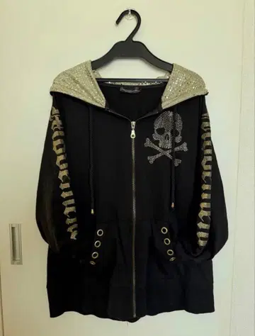 l*z님 스팽글 후드 스컬 디자인 집업 후드티