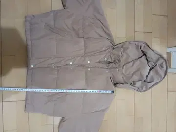 Heather 베이지 후드 부착 다운 자켓