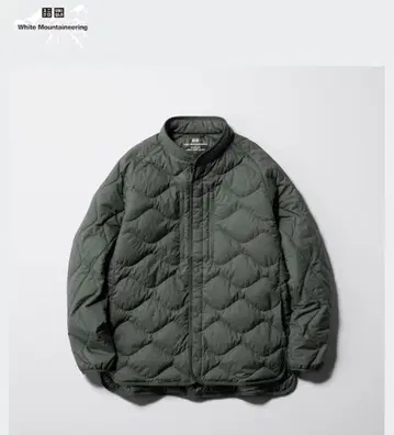 유니클로 화이트 마운티니어링 리사이클 하이브리드 다운 자켓