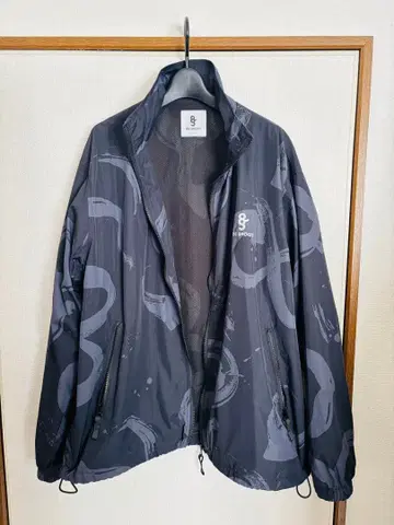 8G SHOOT 캘리그래피 패턴 나일론 자켓