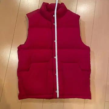 빨간색 다운 베스트 L 상당 다운 하이넥 베스트 충전솜 시티 레드